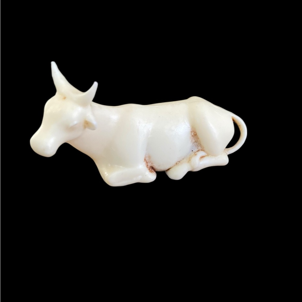 MCM Italian Nativity 1 Pc BULL Sigillo Garanzia  Plastic ivory tone 1960’s VTG